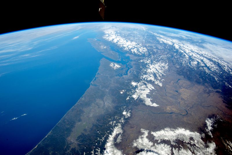 Panorama of the Pacific Northwest from Space. Image courtesy of the Earth Science and Remote Sensing Unit, NASA Johnson Space Center. ISS042-E-294596. http://eol-jsc-nasa-gov-s.njmu.s5.bt8.net/